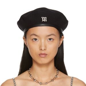 MISBHV
Black Wool Signature Beret